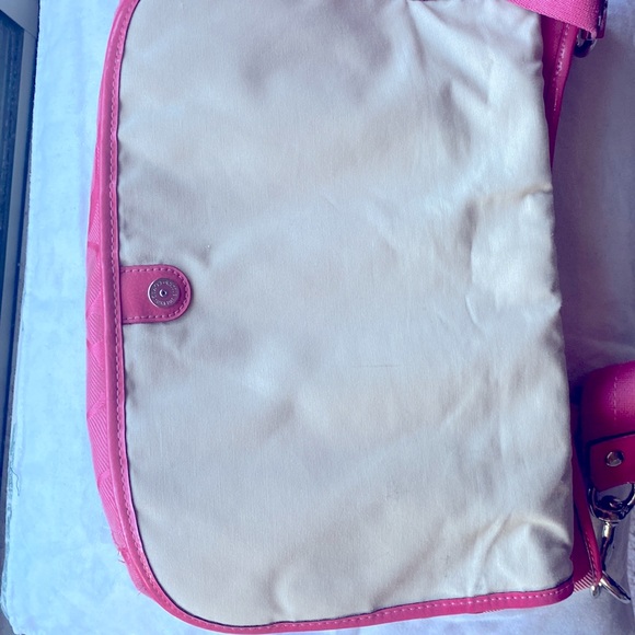 Coach, cross body, large size and in beautiful pink, messenger handbag. - Picture 10 of 15